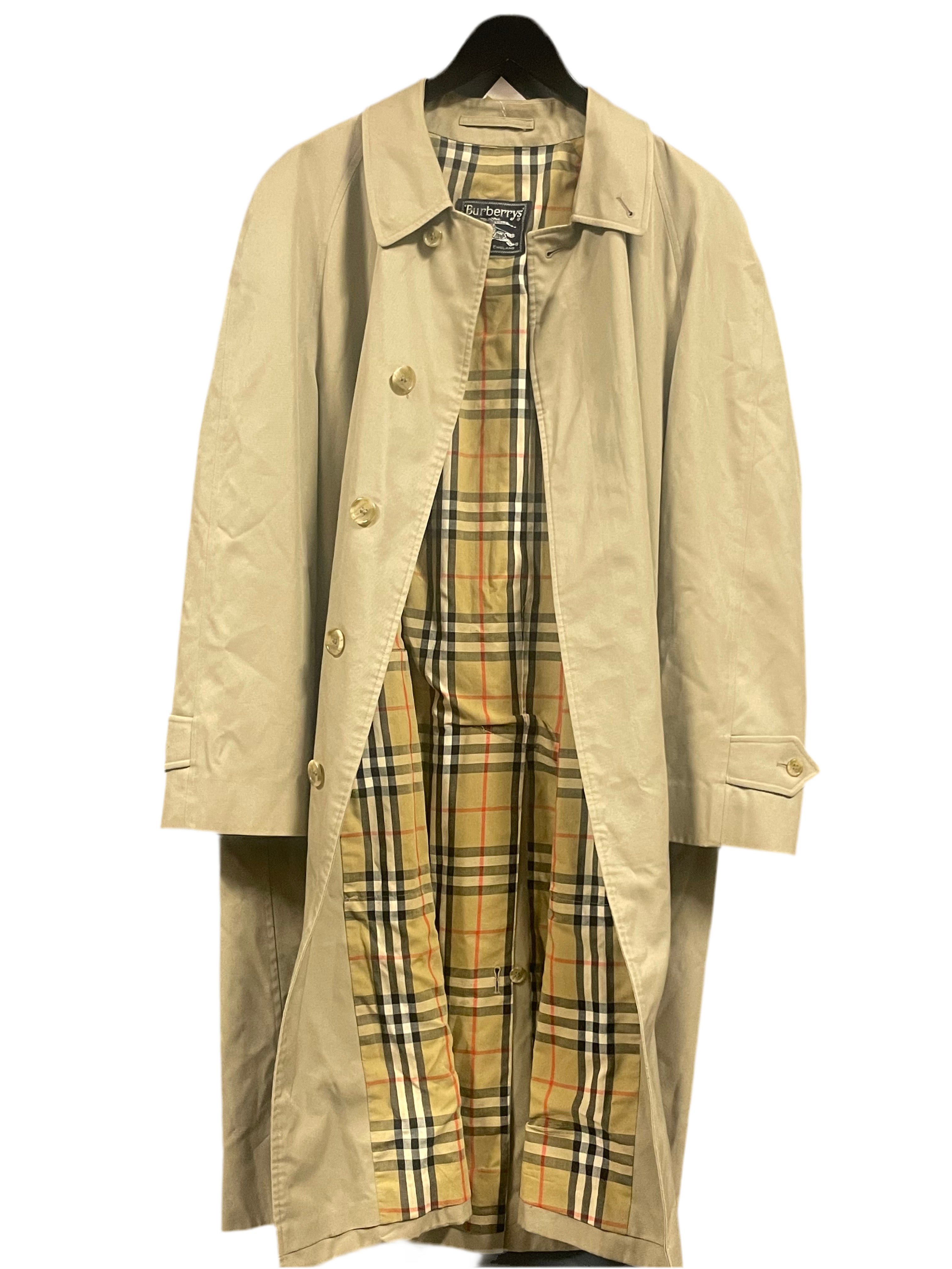 Vintage Burberry trenchcoat